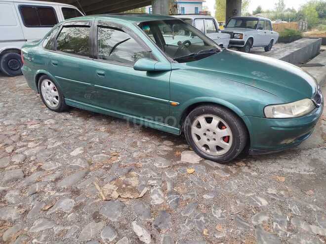 Opel Vectra 1999, 300,000 km - 2.0 л - Qəbələ