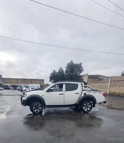 Mitsubishi L200 2010, 270,000 km - 2.5 l - Bakı