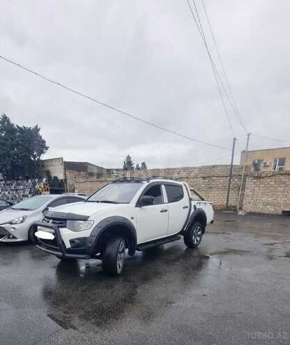 Mitsubishi L200 2010, 270,000 km - 2.5 l - Bakı