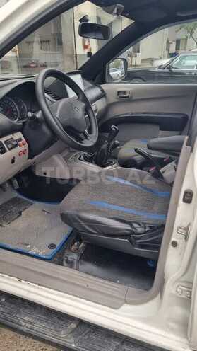 Mitsubishi L200 2010, 270,000 km - 2.5 l - Bakı