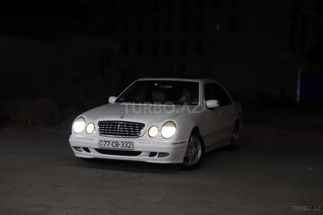 Mercedes E 320 2001, 495,000 km - 3.2 l - Bakı