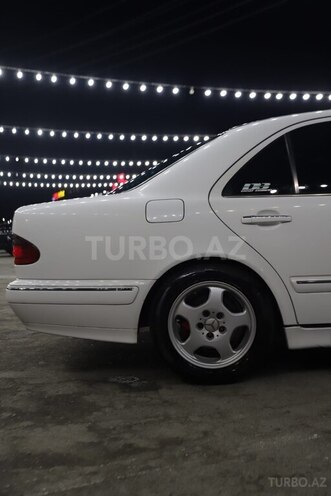Mercedes E 320 2001, 495,000 km - 3.2 l - Bakı