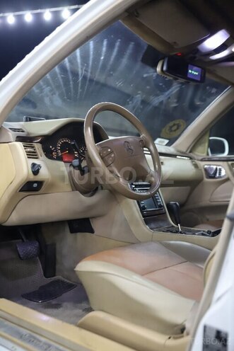 Mercedes E 320 2001, 495,000 km - 3.2 l - Bakı