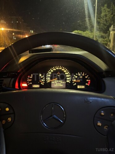 Mercedes E 320 2001, 495,000 km - 3.2 l - Bakı