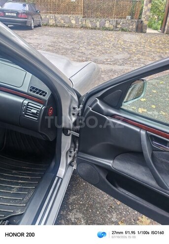 Mercedes E 220 2000, 476,582 km - 2.2 l - Quba