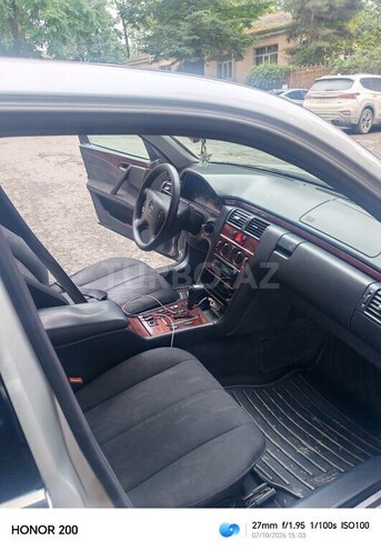 Mercedes E 220 2000, 476,582 km - 2.2 l - Quba