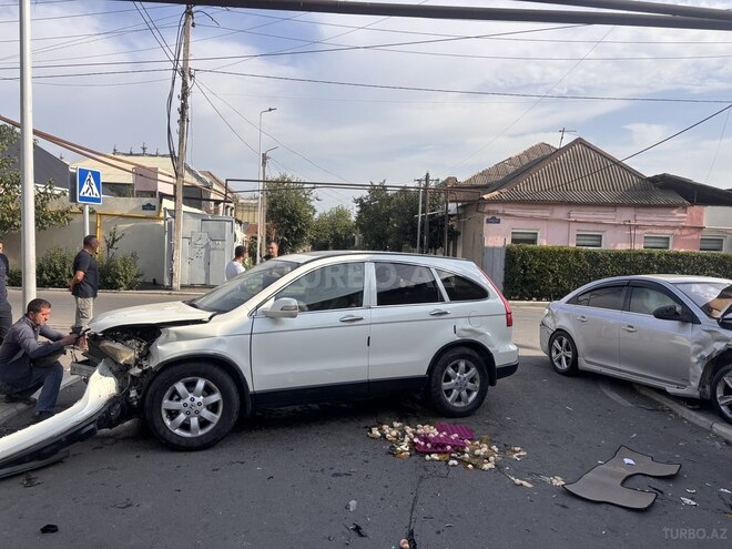 Honda CR-V 2007, 255,000 km - 2.4 л - Gəncə