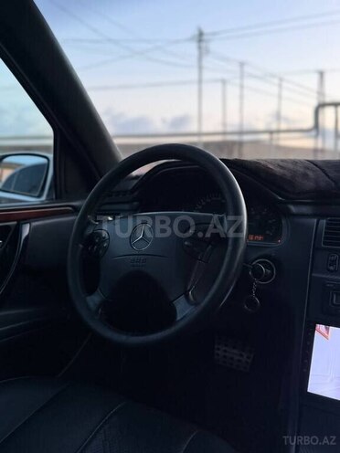 Mercedes E 220 2002, 600,000 km - 2.2 l - Bakı
