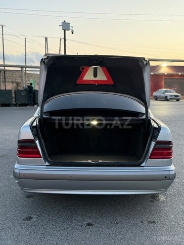Mercedes E 220 2002, 600,000 km - 2.2 l - Bakı