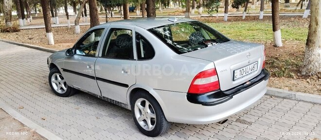 Opel Vectra 1997, 560,000 km - 1.8 l - Gəncə