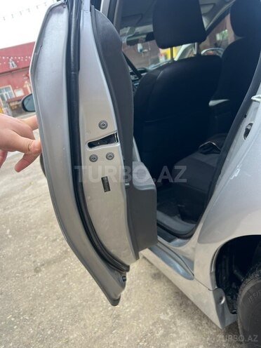 Toyota Prius 2010, 100,084 km - 1.8 l - Tovuz