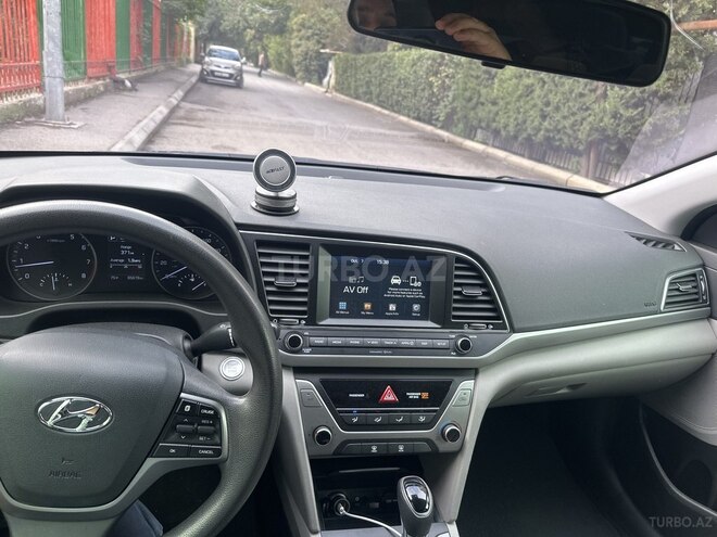 Hyundai Elantra 2018, 105,604 km - 1.8 l - Bakı
