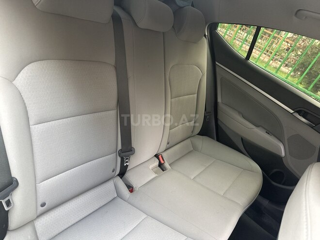 Hyundai Elantra 2018, 105,604 km - 1.8 l - Bakı
