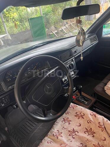 Mercedes 190 1993, 250,000 km - 2.0 l - Salyan