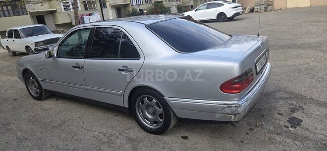 Mercedes E 240 1999, 444,579 km - 2.4 l - Gəncə