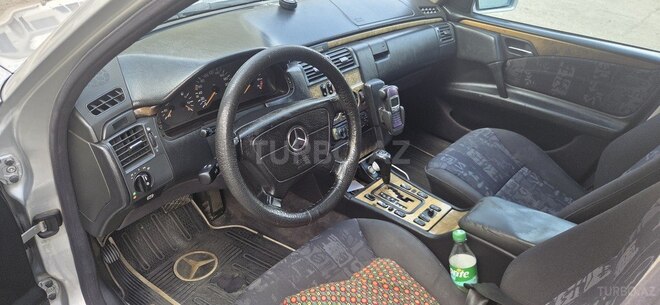 Mercedes E 240 1999, 444,579 km - 2.4 l - Gəncə