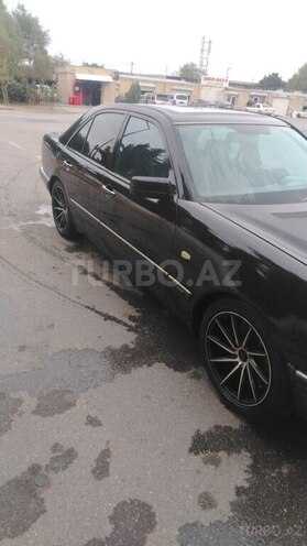 Mercedes E 240 1999, 269,000 km - 2.4 l - Bakı