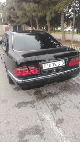 Mercedes E 240 1999, 269,000 km - 2.4 l - Bakı