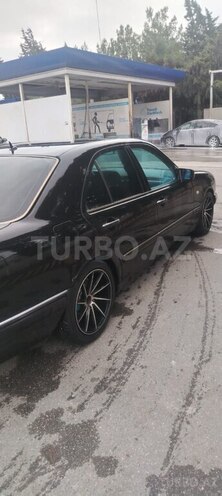 Mercedes E 240 1999, 269,000 km - 2.4 l - Bakı