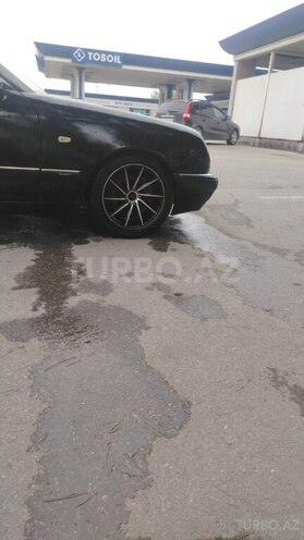 Mercedes E 240 1999, 269,000 km - 2.4 l - Bakı