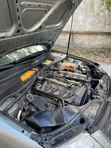 Volkswagen Passat 2004, 357,772 km - 1.8 л - Bakı