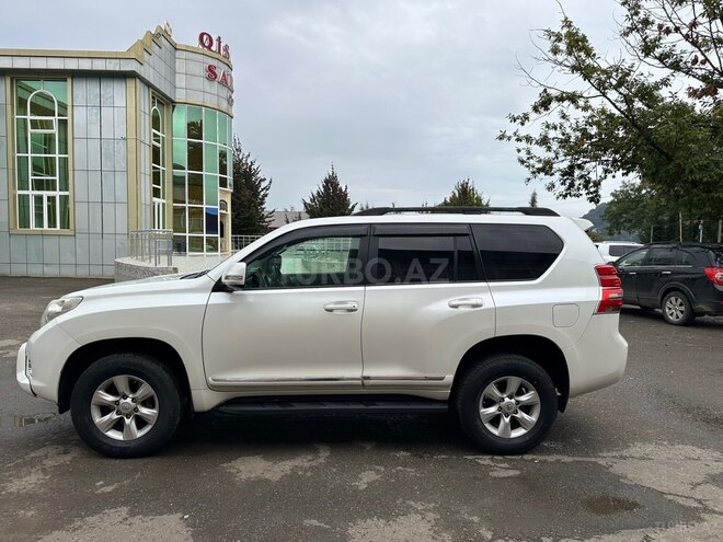 Toyota Land Cruiser Prado 2010, 128,000 km - 2.7 л - Astara