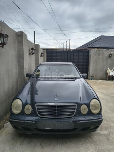 Mercedes E 240 2000, 253,000 km - 2.4 l - Xudat