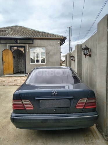 Mercedes E 240 2000, 253,000 km - 2.4 l - Xudat