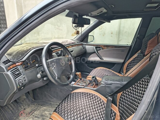Mercedes E 240 2000, 253,000 km - 2.4 l - Xudat