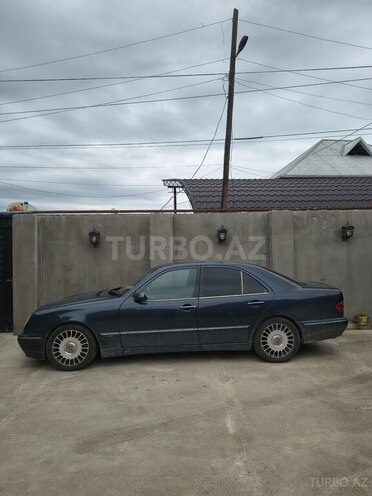 Mercedes E 240 2000, 253,000 km - 2.4 l - Xudat