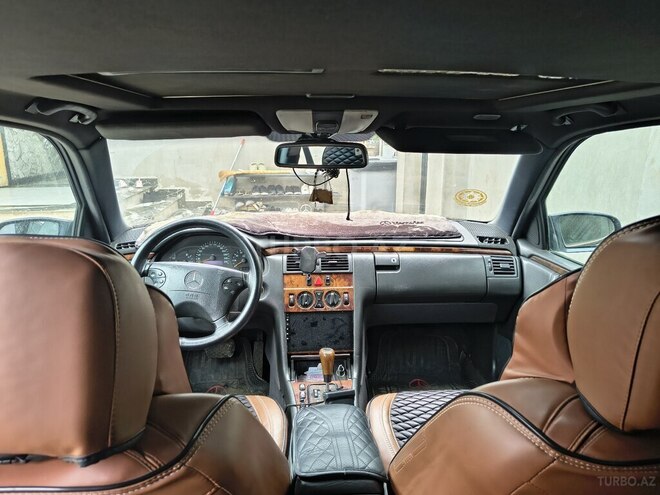 Mercedes E 240 2000, 253,000 km - 2.4 l - Xudat