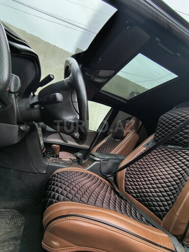 Mercedes E 240 2000, 253,000 km - 2.4 l - Xudat