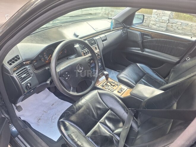 Mercedes E 240 1998, 370,000 km - 2.4 л - Tovuz