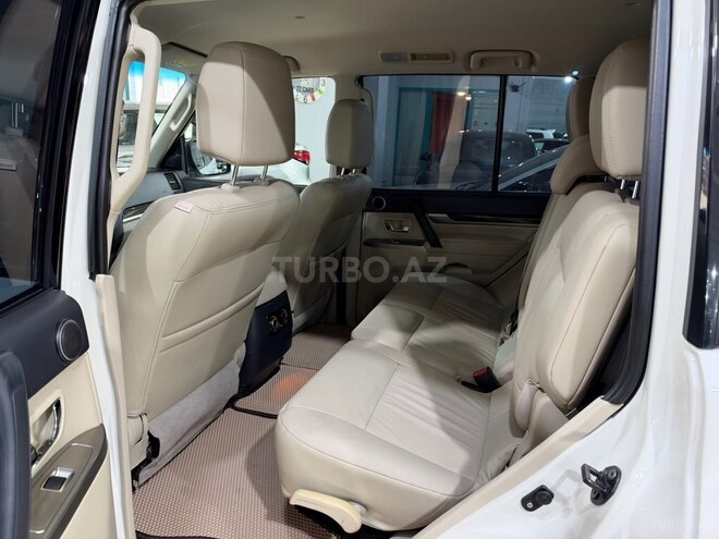 Mitsubishi Pajero 2019, 25,500 km - 3.8 l - Bakı