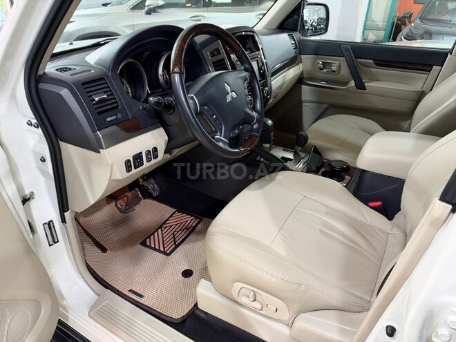 Mitsubishi Pajero 2019, 25,500 km - 3.8 l - Bakı