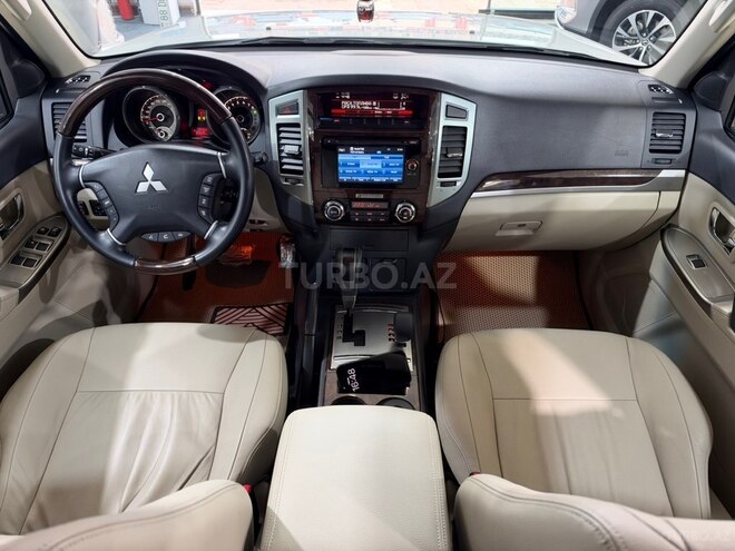 Mitsubishi Pajero 2019, 25,500 km - 3.8 l - Bakı