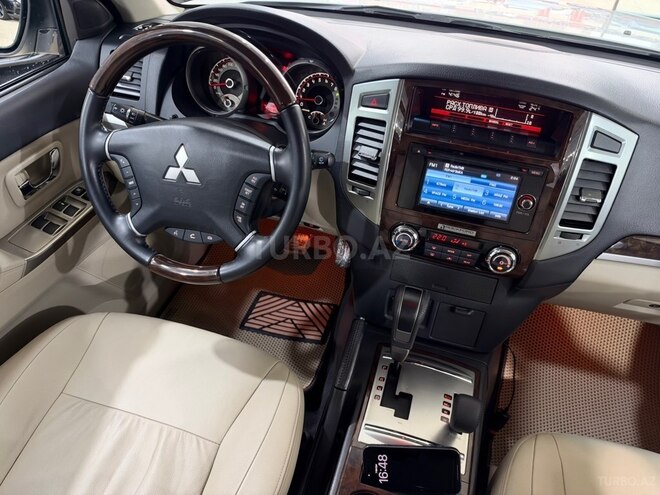 Mitsubishi Pajero 2019, 25,500 km - 3.8 l - Bakı