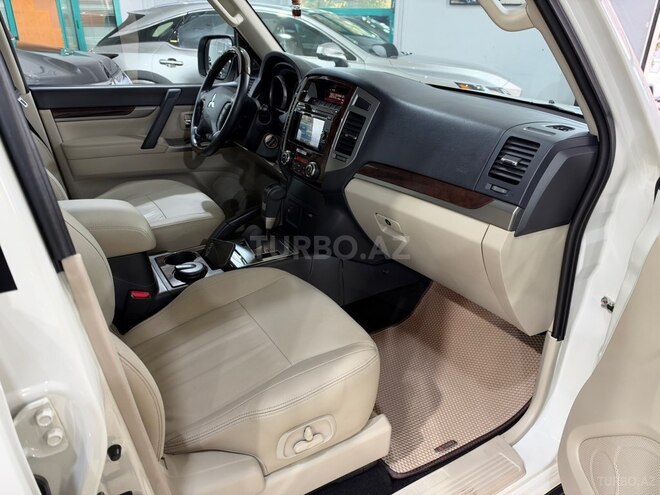 Mitsubishi Pajero 2019, 25,500 km - 3.8 l - Bakı