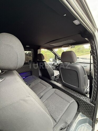 Mercedes  2010, 200,000 km - 2.1 л - Qax
