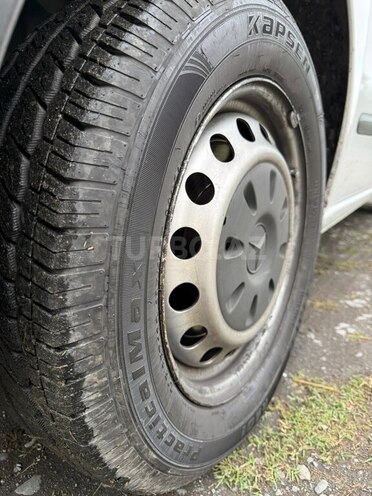 Mercedes  2010, 200,000 km - 2.1 л - Qax