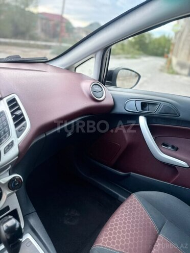 Ford Fiesta 2011, 140,000 km - 1.4 l - Bakı