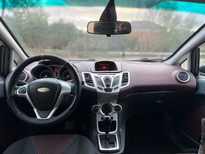 Ford Fiesta 2011, 140,000 km - 1.4 l - Bakı