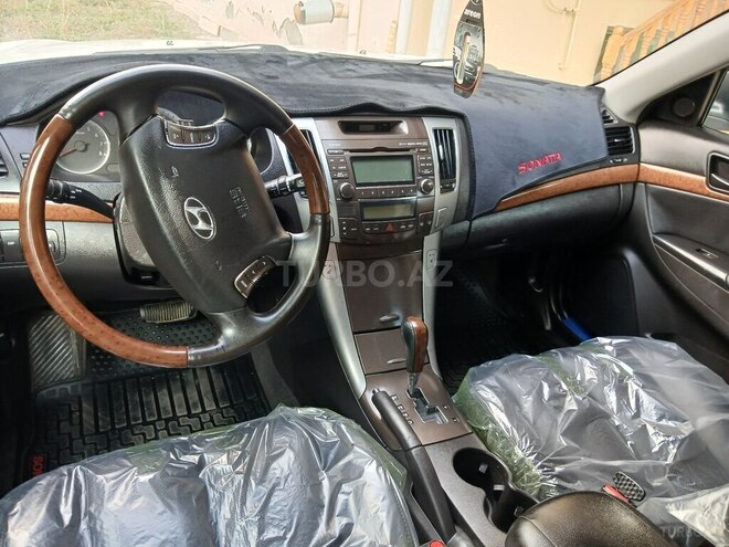 Hyundai Sonata 2009, 188,000 km - 2.4 l - Samux