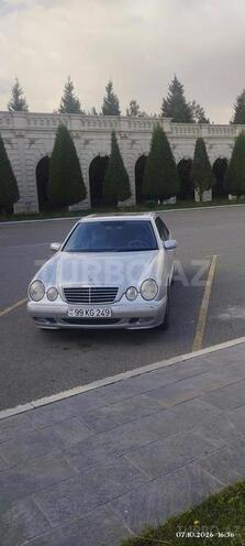 Mercedes E 240 2001, 254,749 km - 2.4 l - Naftalan