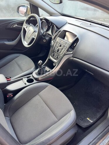 Opel Astra 2013, 174,000 km - 1.4 л - Gəncə