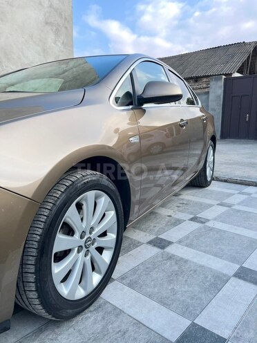 Opel Astra 2013, 174,000 km - 1.4 л - Gəncə
