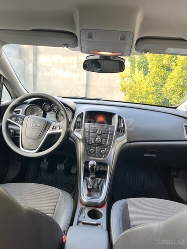 Opel Astra 2013, 174,000 km - 1.4 л - Gəncə