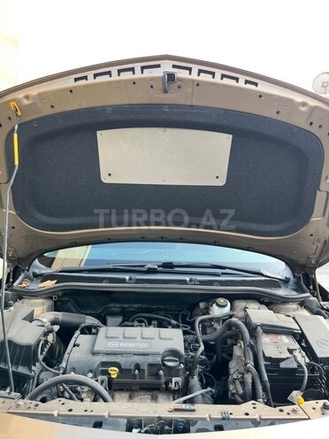 Opel Astra 2013, 174,000 km - 1.4 л - Gəncə