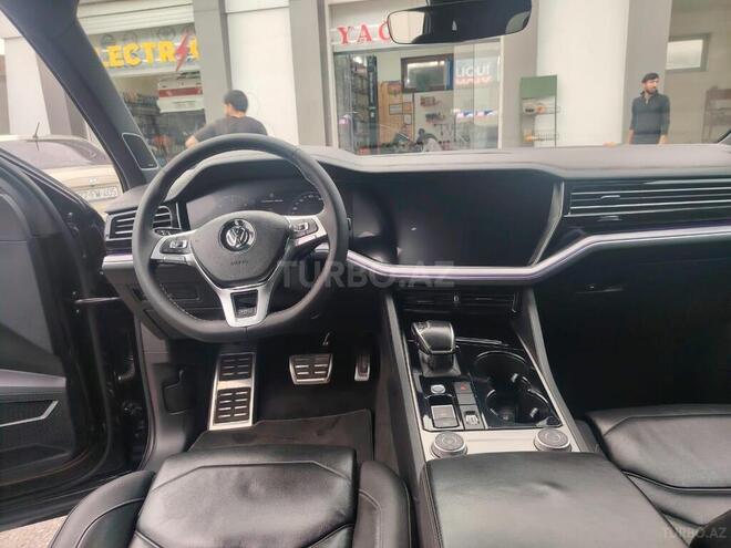 Volkswagen Touareg 2018, 201,000 km - 4.1 l - Bakı