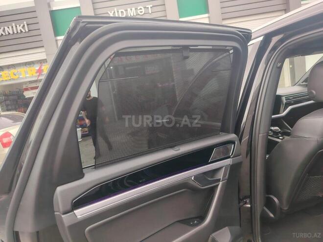 Volkswagen Touareg 2018, 201,000 km - 4.1 l - Bakı